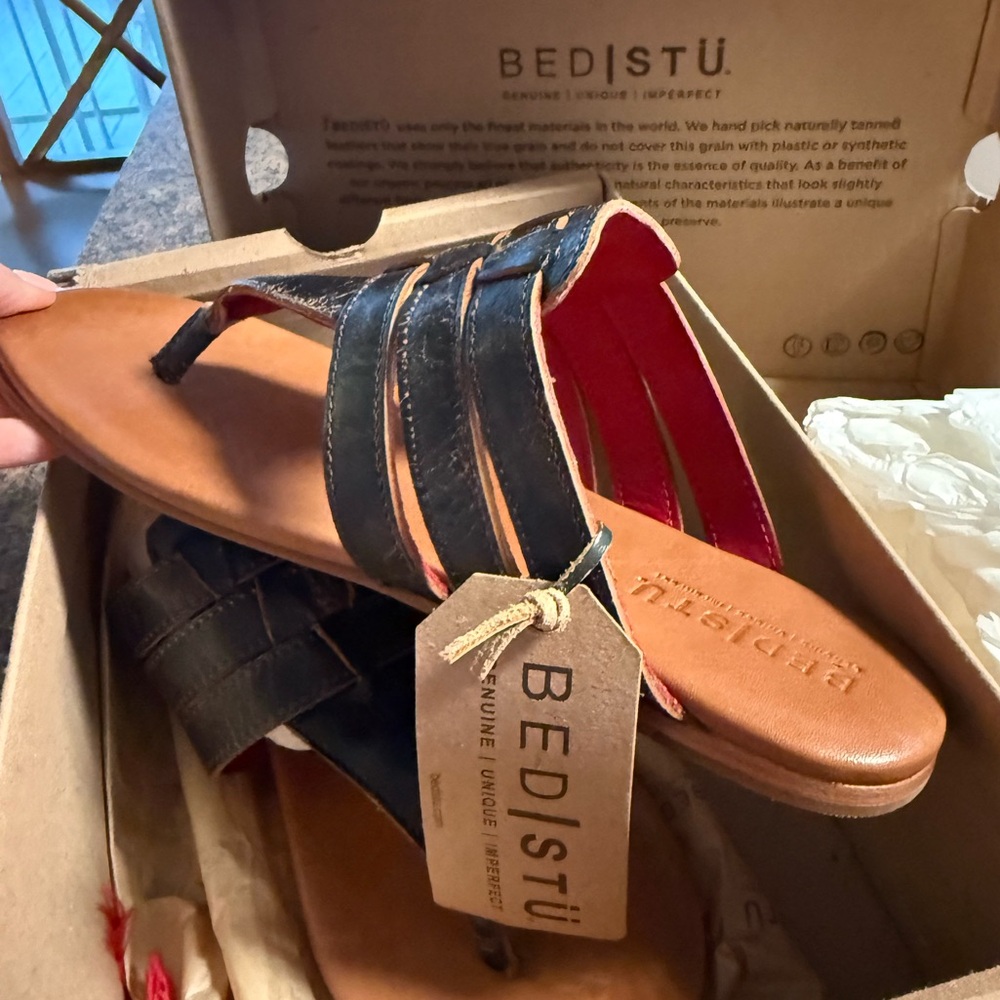 Bed Stu Yoli Thong Sandal in Black